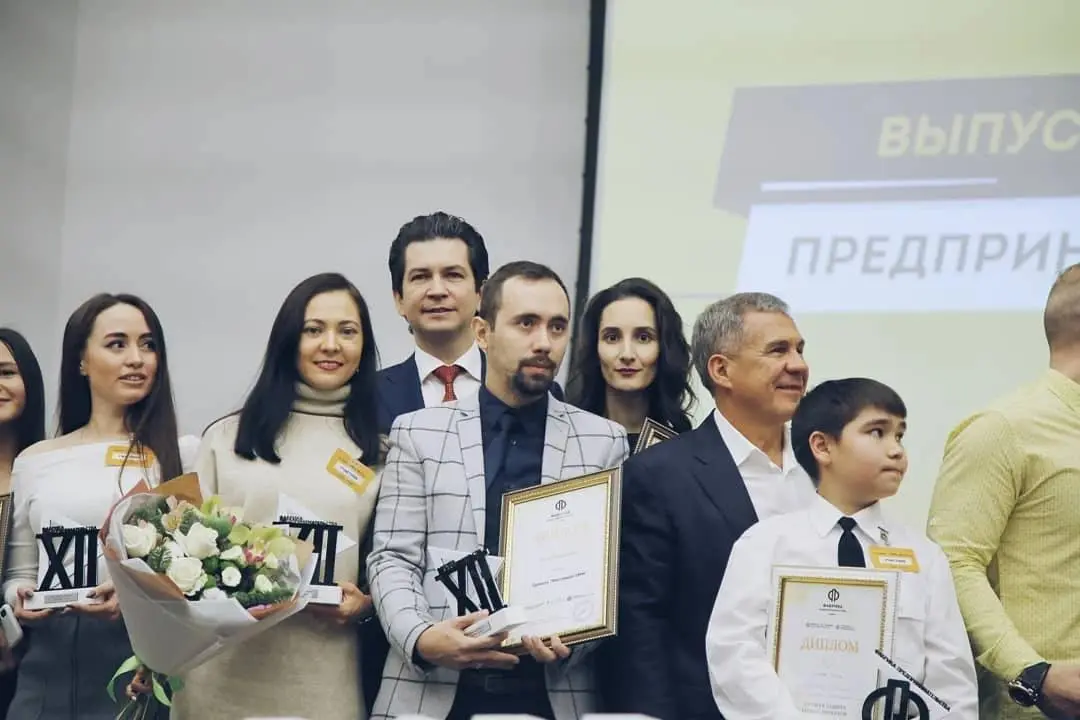 Фрагмент личной и профессиональной биографии, кадр 5